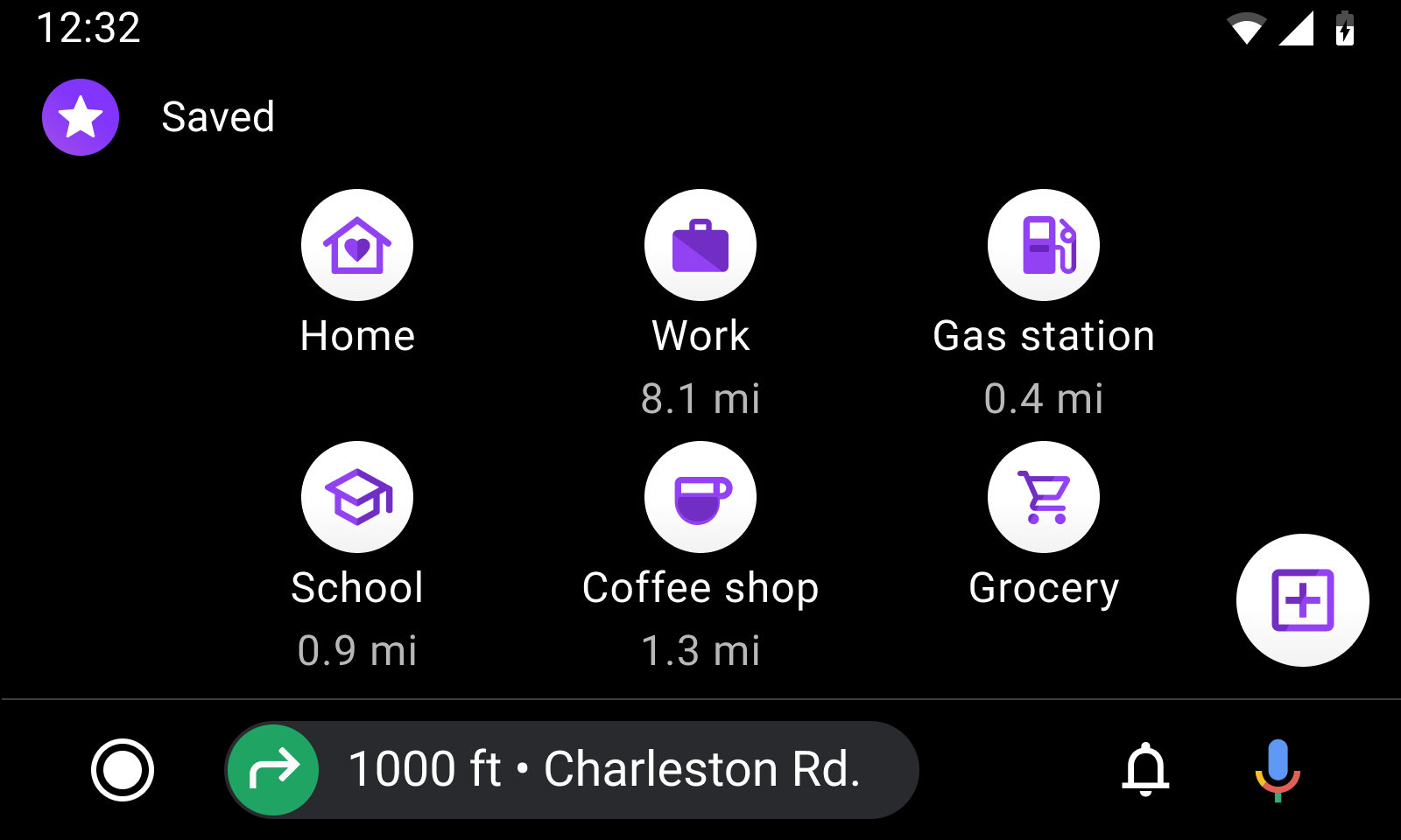 Przykład przycisku typu FAB w Androidzie Auto w szablonie siatki