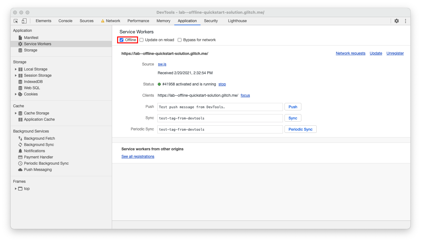 Scheda Applicazione di Chrome Dev Tools aperta per i service worker con la casella di controllo offline selezionata