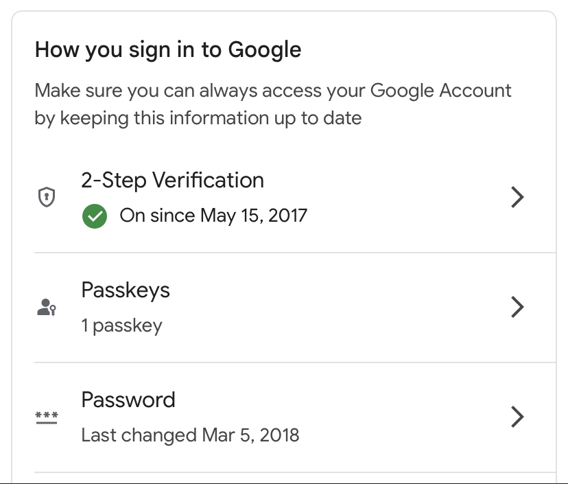 Um menu do Google com o título &quot;Como fazer login no Google&quot; mostrando &quot;Chaves de acesso&quot; como uma opção entre &quot;Verificação em duas etapas&quot; e &quot;Senha&quot;.