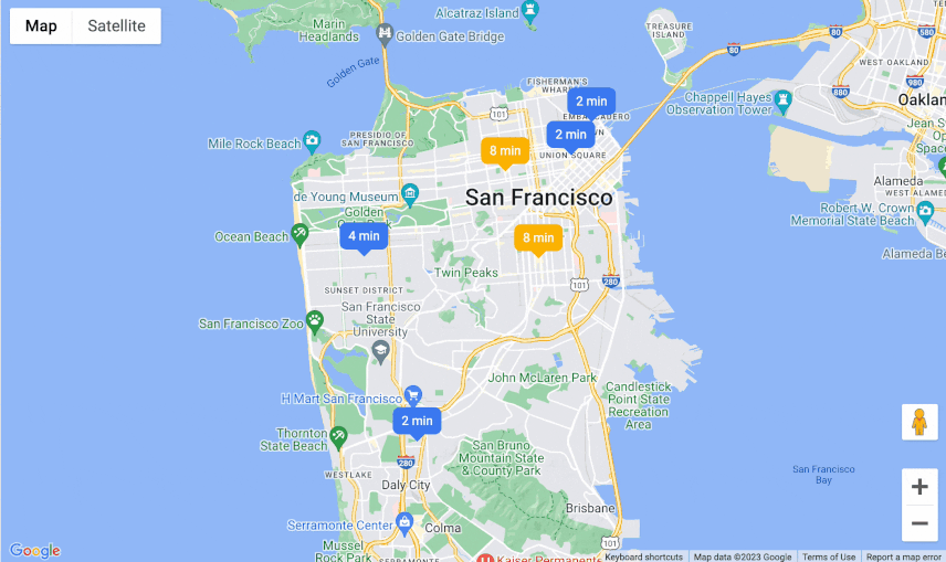 L&#39;immagine hero mostra una mappa JS di Google Maps centrata su San Francisco. Diverse posizioni mostrano indicatori colorati il cui contenuto indica &quot;2 min&quot;, &quot;4 min&quot;