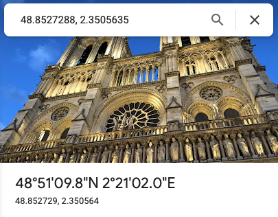 Foto vom Eingang der Notre-Dame