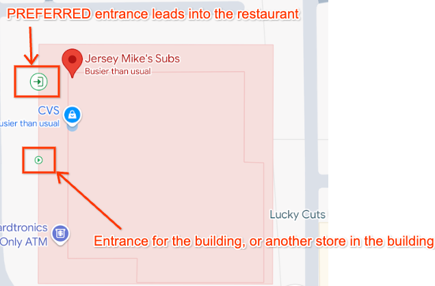 Zarys budynku i 2 wejścia na mapie. Wejście PREFERRED jest oznaczone większą ikoną niż pozostałe wejścia.