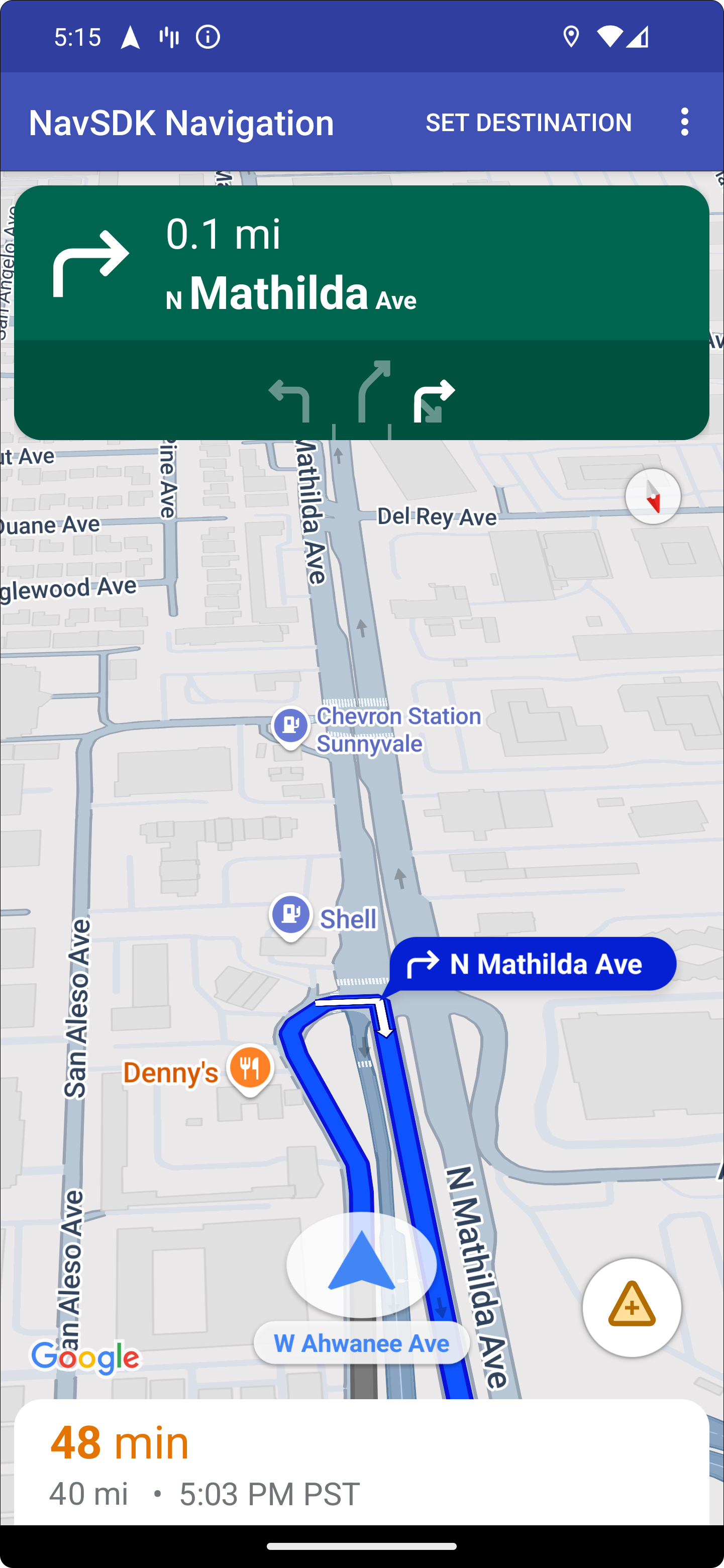 یک گوشی اندروید که همان مسیر را به صورت نمای کلی نمایش میدهد.