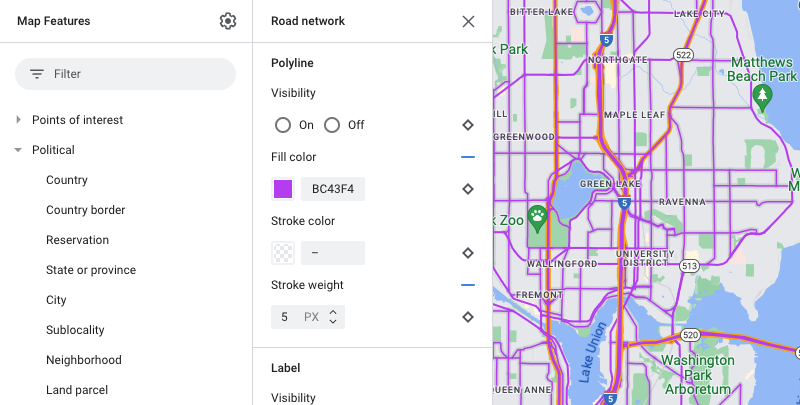 सड़क नेटवर्क के रंग में बदलाव दिखाते हुए मैप स्टाइल