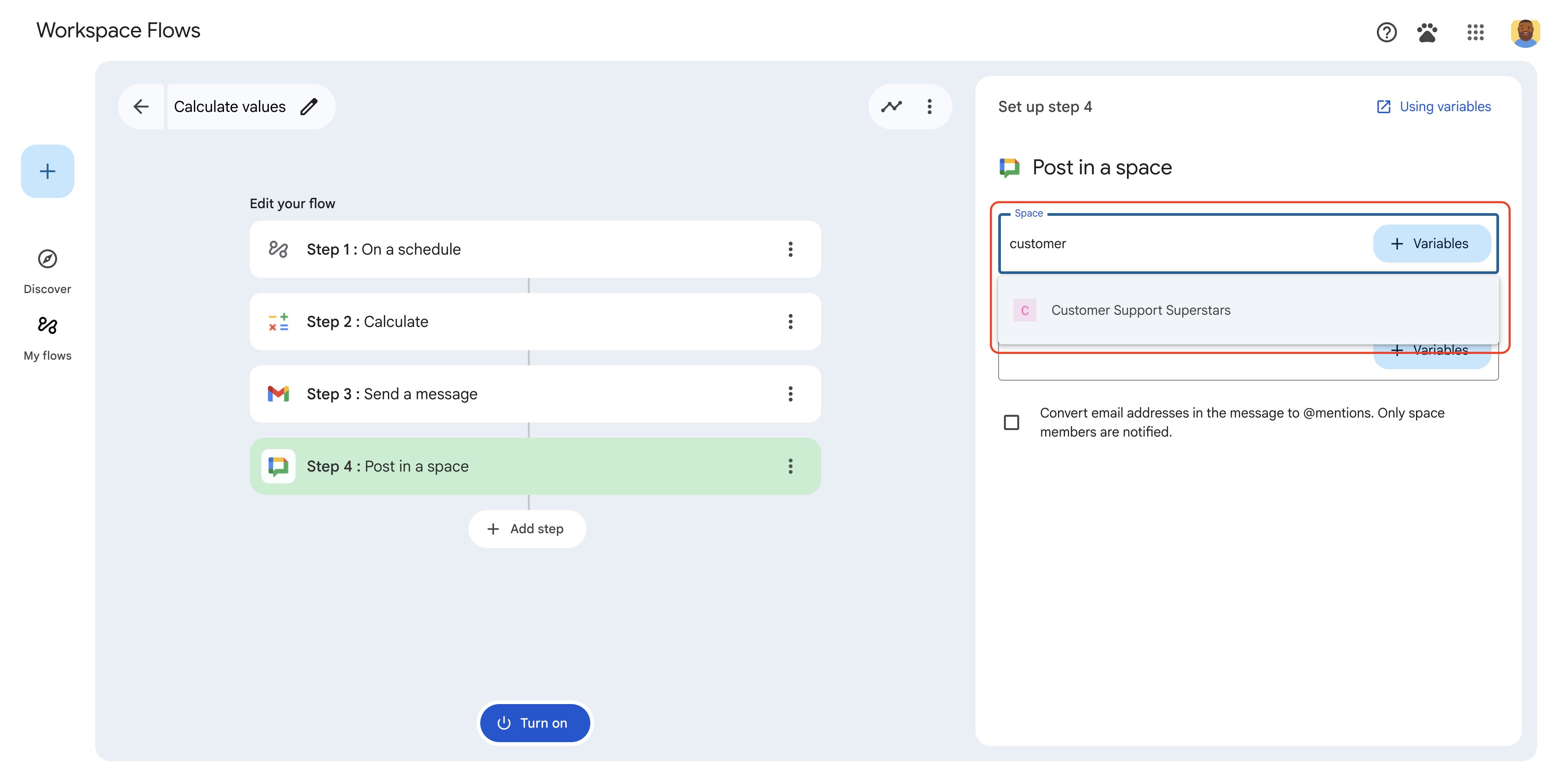 Sugestões de preenchimento automático para um espaço do Google Chat.